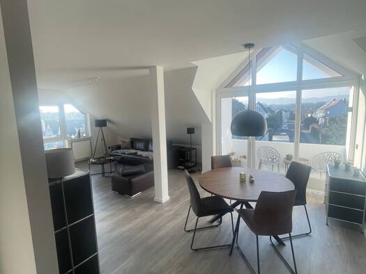Wohnung zur Miete 1.750 € 3 Zimmer 87 m² Geschoss 2/3 frei ab 01.03.2026 Blumenstraße 8 Schneidhain Königstein 61462