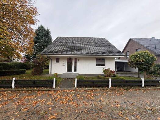 Einfamilienhaus zum Kauf provisionsfrei 259.000 € 4 Zimmer 111 m² 613 m² Grundstück frei ab sofort Beveringen Pritzwalk 16928