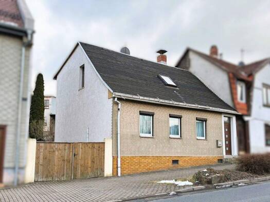 Doppelhaushälfte zum Kauf 64.999 € 6 Zimmer 147 m² 700 m² Grundstück Bahnhofstraße 21 Zella-Mehlis 98544