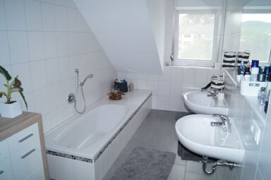 Wohnung zur Miete 1.000 € 3 Zimmer 97 m² frei ab 01.03.2025 Hallstadt Hallstadt 96103