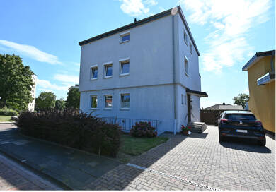 Mehrfamilienhaus zum Kauf 295.000 € 8 Zimmer 205 m² 716 m² Grundstück Helmstedt Helmstedt 38350