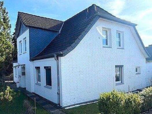 Einfamilienhaus zum Kauf 435.000 € 7 Zimmer 175 m² 550 m² Grundstück Eutin 23701