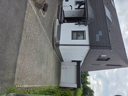 Doppelhaushälfte zur Miete 1.850 € 4,5 Zimmer 160 m² frei ab 01.10.2025 Leichlingen Leichlingen 42799