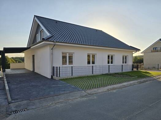 Doppelhaushälfte zur Miete 1.550 € 6 Zimmer 165 m² 400 m² Grundstück frei ab sofort Schwagstorf Ostercappeln 49179