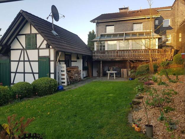 Doppelhaushälfte zum Kauf 325.000 € 6 Zimmer 270 m² 801 m² Grundstück Wipperfürth 51688