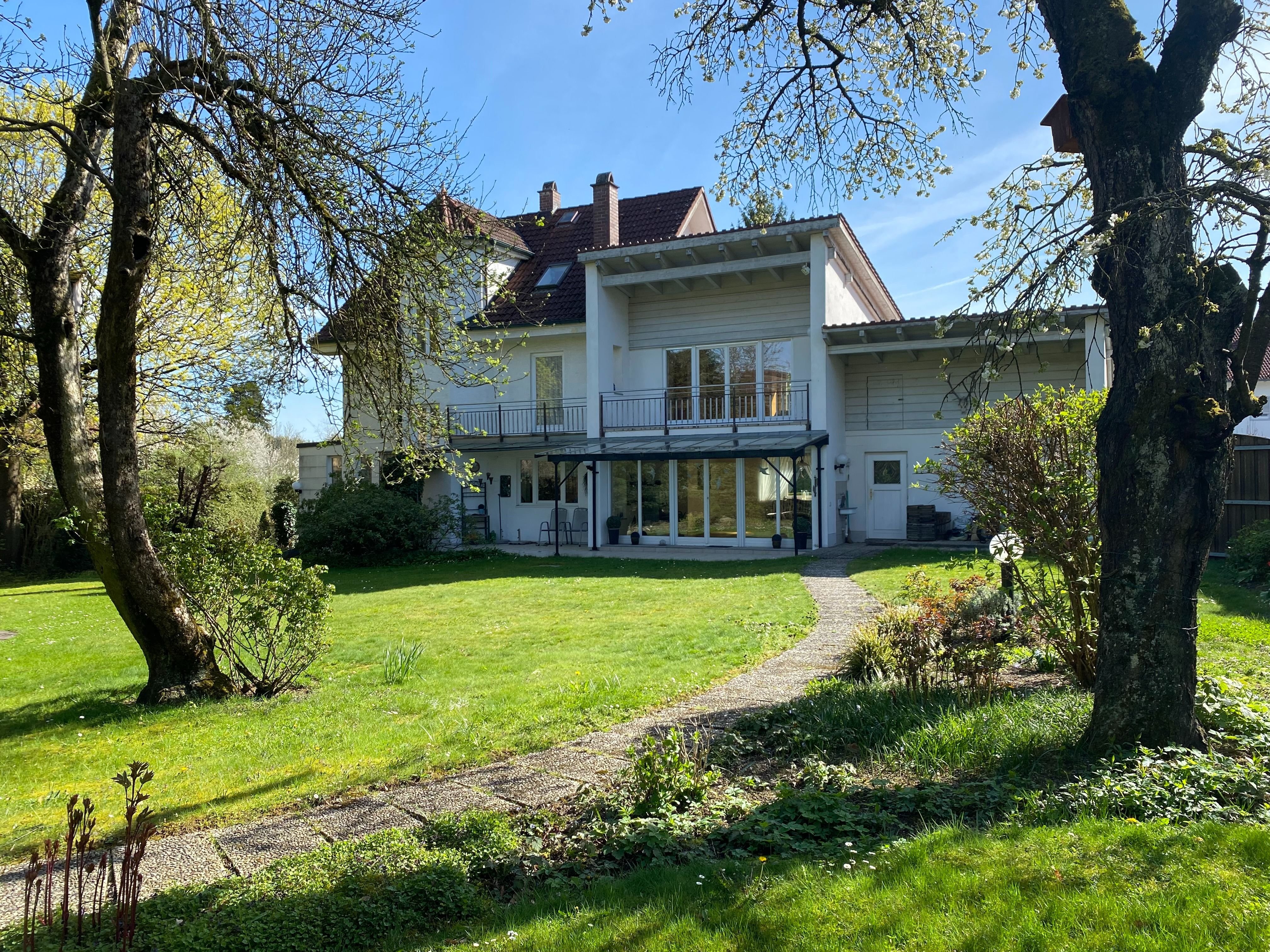 Einfamilienhaus zum Kauf provisionsfrei 895.000 € 8 Zimmer 210 m²<br/>Wohnfläche 1.288 m²<br/>Grundstück Vilsbiburg Vilsbiburg 84137