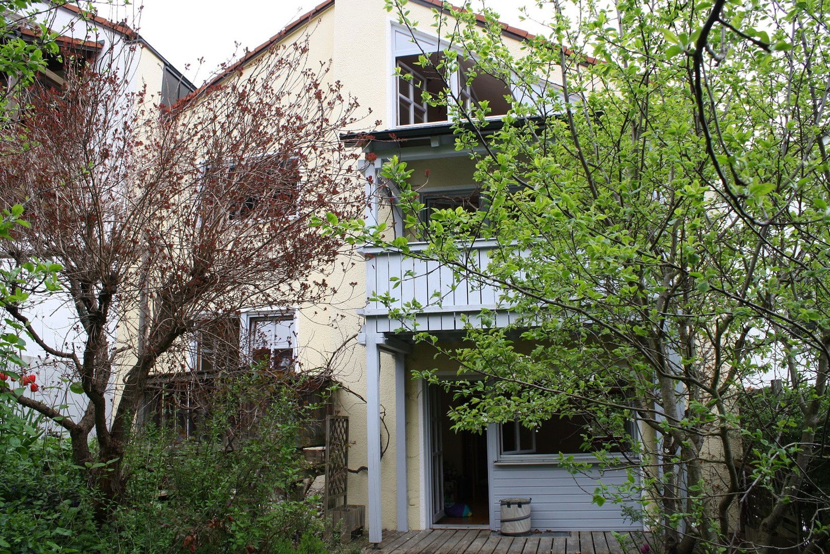 Reihenmittelhaus zur Miete 1.700 € 6 Zimmer 140 m²<br/>Wohnfläche 250 m²<br/>Grundstück Berg Landshut 84036