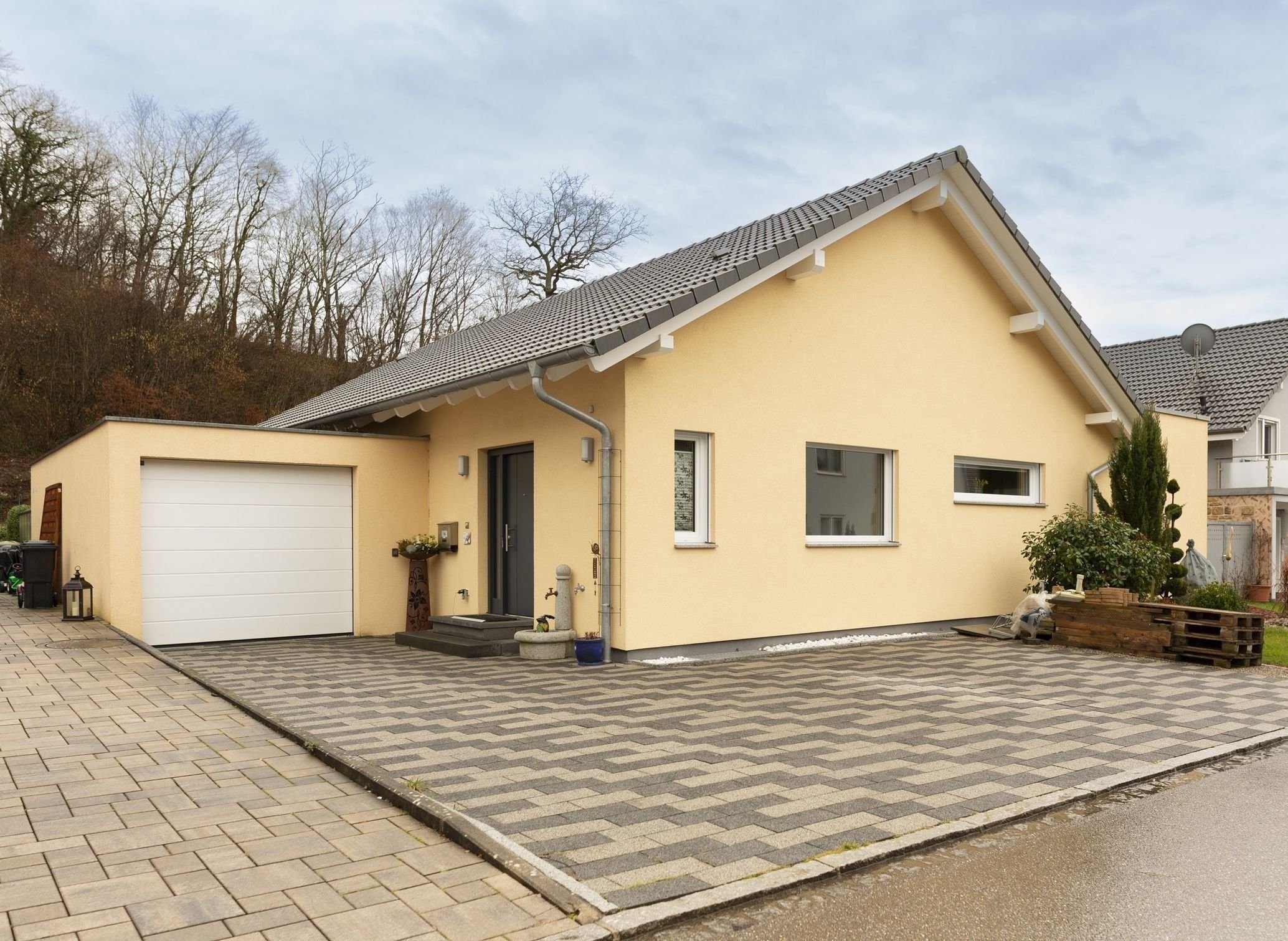 Einfamilienhaus zum Kauf 880.000 € 3,5 Zimmer 145 m²<br/>Wohnfläche 595 m²<br/>Grundstück Haagen Lörrach 79541