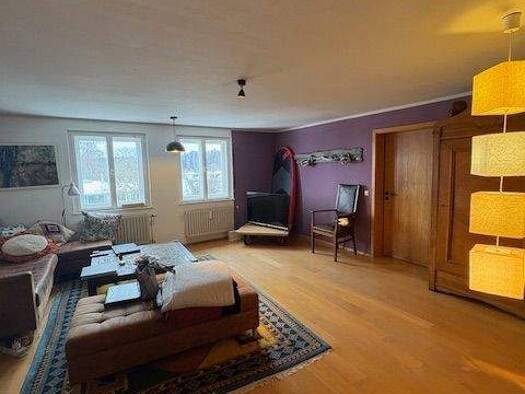 Wohnung zur Miete 920 € 2,5 Zimmer 80 m² Geschoss 3/3 frei ab 01.05.2026 Leonrodstraße 11 Traunstein 83278