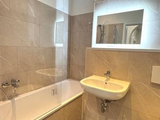 Wohnung zur Miete 929 € 3 Zimmer 75 m² 2. Geschoss Keplerstraße 4 Altstadt Magdeburg 39104