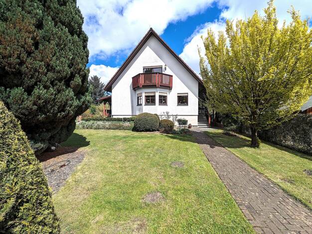 Einfamilienhaus zum Kauf 270.000 € 4 Zimmer 137 m² 1.327 m² Grundstück Spremberg Spremberg 03130