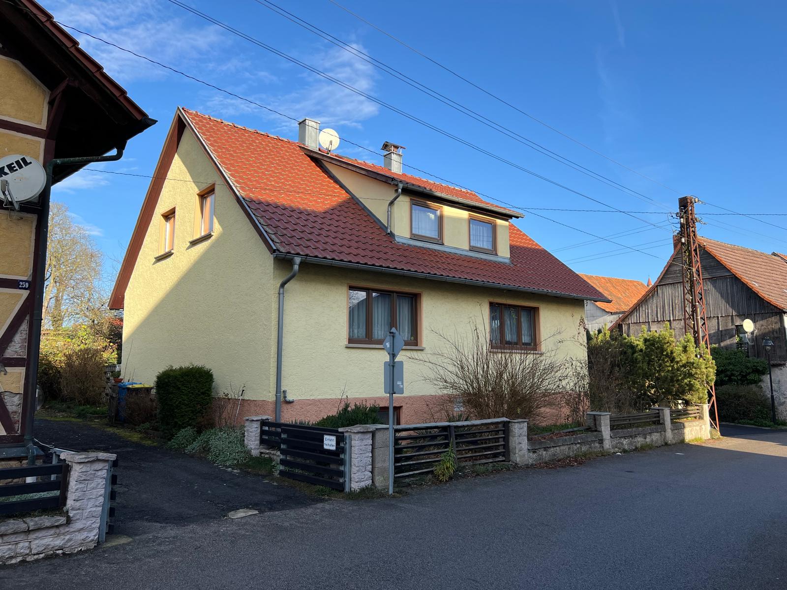 Einfamilienhaus zum Kauf 134.500 € 7 Zimmer 138 m²<br/>Wohnfläche 235 m²<br/>Grundstück Heldburg Heldburg 98663