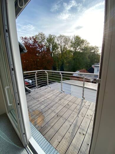 Wohnung zur Miete 1.200 € 6 Zimmer 215 m² Dachgeschoss, 2. Geschoss frei ab sofort Ohrdruf 99885