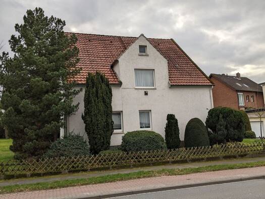 Einfamilienhaus zum Kauf 269.000 € 6 Zimmer 140 m² 996 m² Grundstück frei ab sofort Ahmser Straße 74a Innenstadt Herford 32052