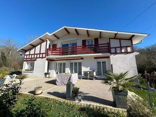 Haus zum Kauf 386.000 € 207 m² 1.790 m² Grundstück Salies-de-Béarn 64270