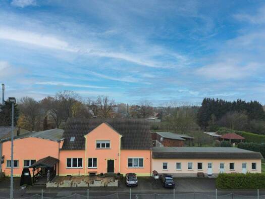 Haus zum Kauf 750.000 € 15 Zimmer 202,3 m² 1.456 m² Grundstück Vetschau 03226