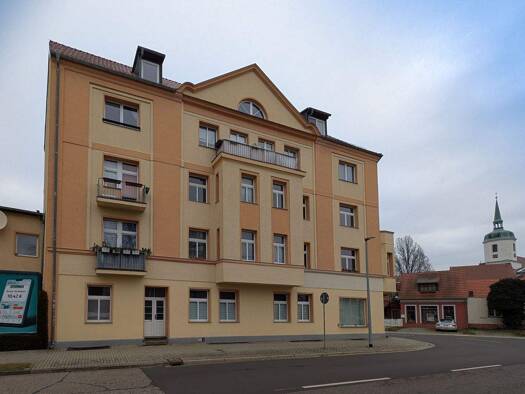 Gewerbeobjekt zum Kauf als Kapitalanlage geeignet 35 Zimmer 1.078,4 m² 1.011 m² Grundstück Kolpingstraße 6 Hoyerswerda 02977