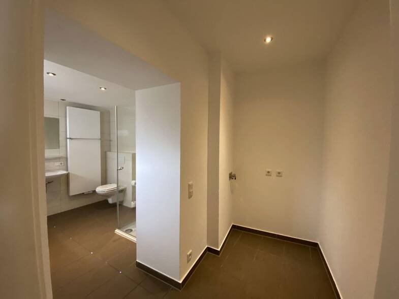 Wohnung zur Miete 990 € 3 Zimmer 100 m² 2. Geschoss frei ab 01.05.2025 Hauptstraße 80a Landau Landau an der Isar 94405