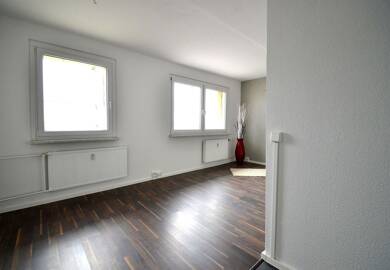 Wohnung zur Miete 300 € 1 Zimmer 34 m² Rigaer Strasse 1 Südstadt Halle (Saale) 06128