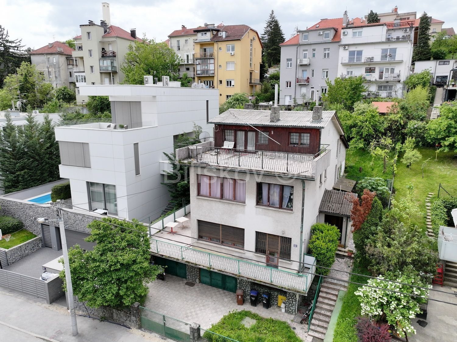 Haus zum Kauf 890.000 € 7 Zimmer 350 m²<br/>Wohnfläche 533 m²<br/>Grundstück Salata