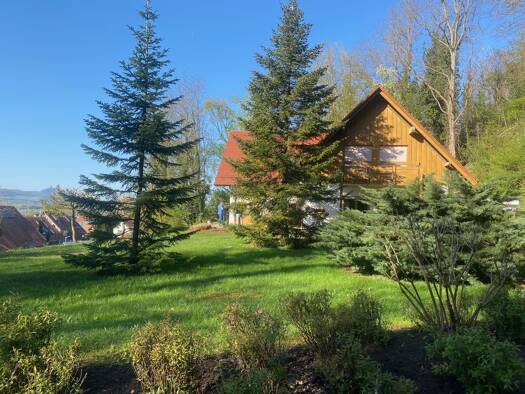 Einfamilienhaus zur Miete 3.000 € 10 Zimmer 235 m² 1.400 m² Grundstück frei ab 01.03.2026 Merdingen 79291