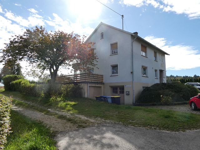 Haus zum Kauf 249.000 € 7 Zimmer 156 m²<br/>Wohnfläche 702 m²<br/>Grundstück Schwandorf Neuhausen 78579