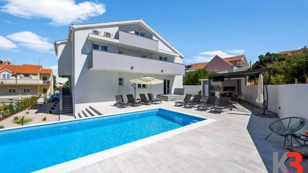 Haus zum Kauf 899.000 € 12 Zimmer 234 m² Sibenik 0