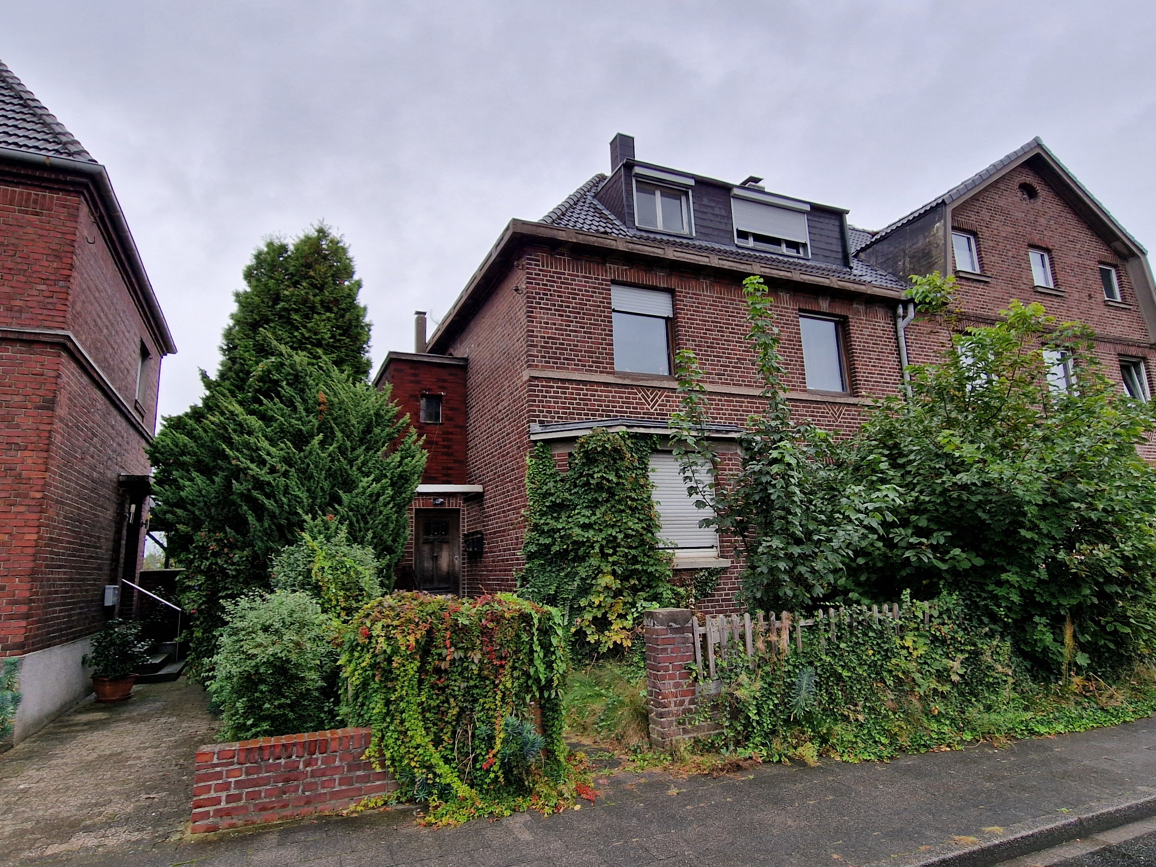 Haus zum Kauf 285.000 € 6 Zimmer 150 m²<br/>Wohnfläche 507 m²<br/>Grundstück ab sofort<br/>Verfügbarkeit Trompeterallee 56 Wickrath - Mitte Mönchengladbach 41189