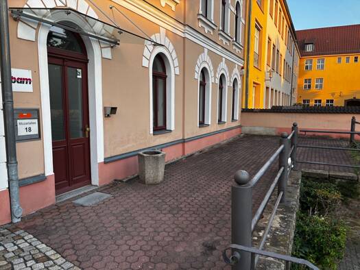 Büro zur Miete provisionsfrei 1.130 € 8 Zimmer 215 m² Bürofläche Mozartallee Großenhain Großenhain 01558