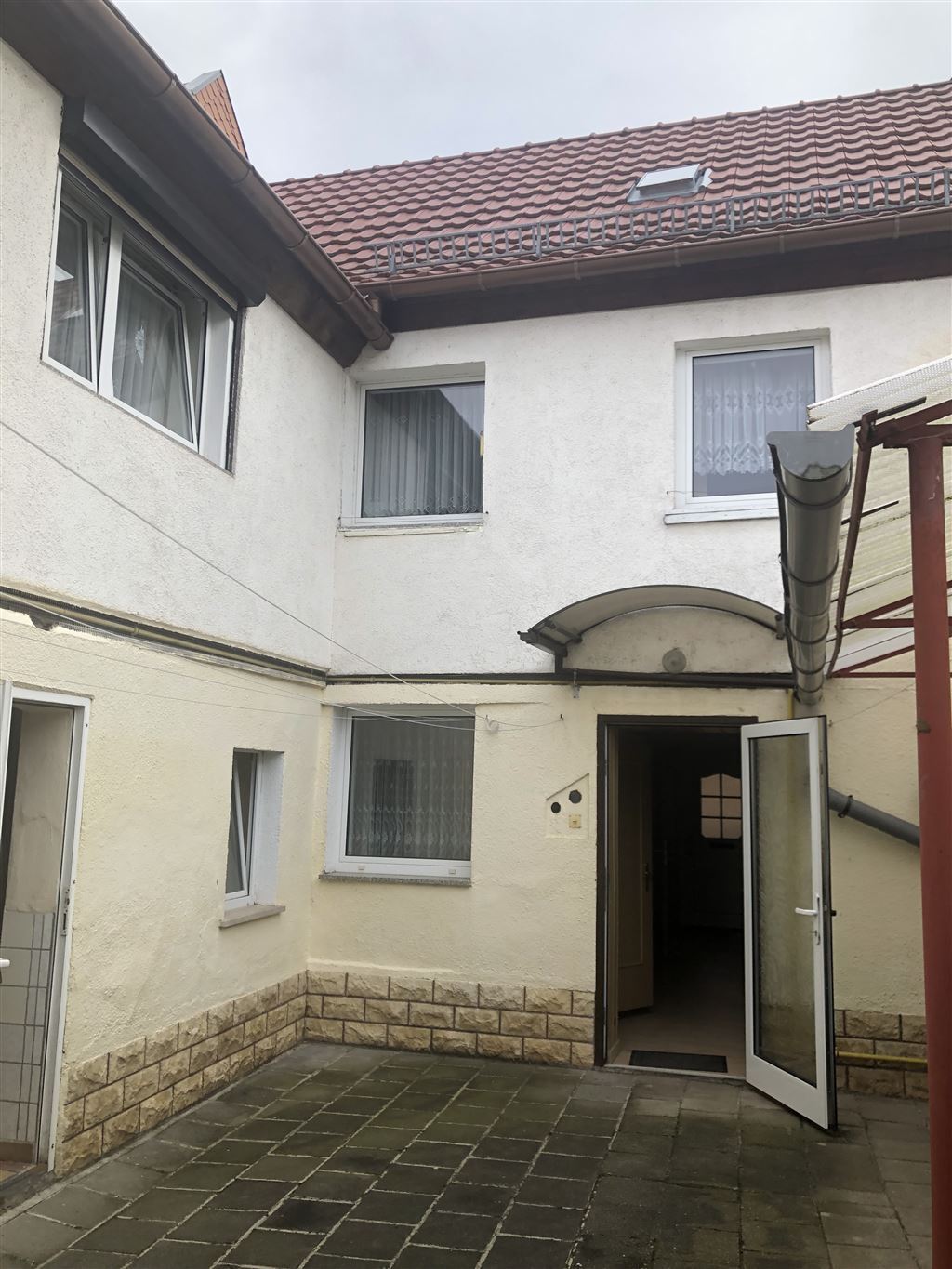 Reihenmittelhaus zum Kauf 65.000 € 6 Zimmer 120 m²<br/>Wohnfläche 212 m²<br/>Grundstück Artern Artern 06556