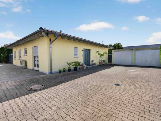 Einfamilienhaus zum Kauf 1.550.000 € 1.609 m² Grundstück Bellenberg 89287