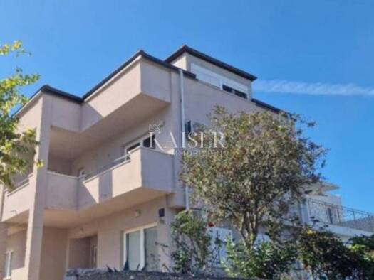 Haus zum Kauf 500.000 € 9 Zimmer 240 m² Grad, Sibenik Sibenik