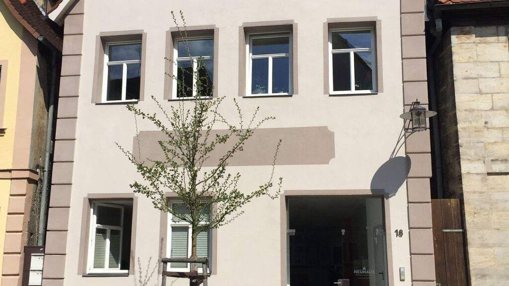 Mehrfamilienhaus zum Kauf als Kapitalanlage geeignet 985.000 € 484 m² 304 m² Grundstück Forchheim 91301