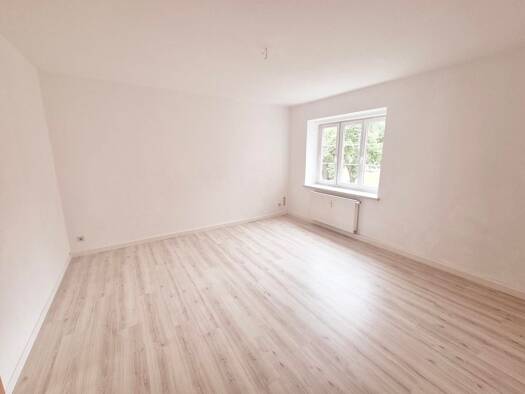 Wohnung zur Miete nur mit Wohnberechtigungsschein 383 € 2 Zimmer 63,8 m² 1. Geschoss frei ab sofort Virchowstraße 2 Glauchau 08371