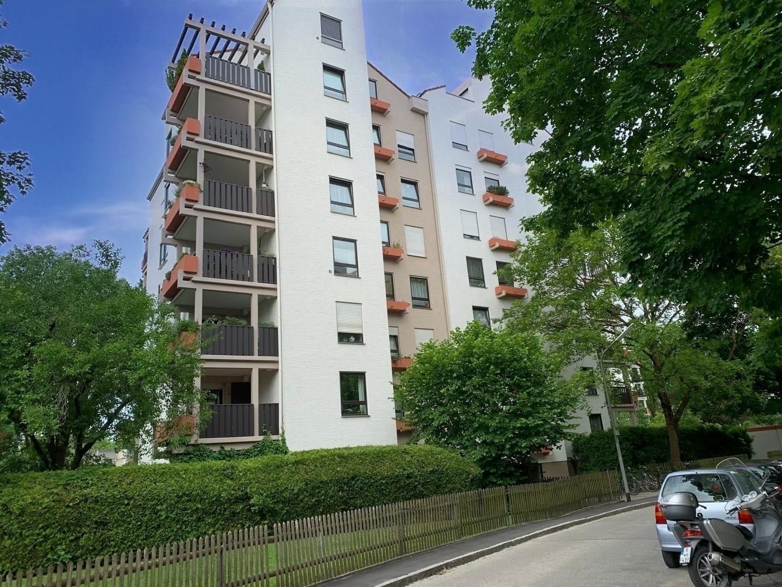 Wohnung zum Kauf 341.500 € 3 Zimmer 86 m²<br/>Wohnfläche 1.<br/>Geschoss Hochzoll - Süd Augsburg 86163