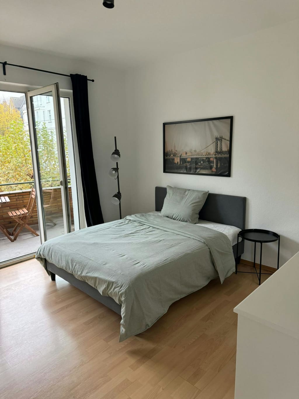 Wohnung zur Miete Wohnen auf Zeit 899 € 1 Zimmer 25 m²<br/>Wohnfläche 01.05.2025<br/>Verfügbarkeit Luegallee Oberkassel Düsseldorf 40545