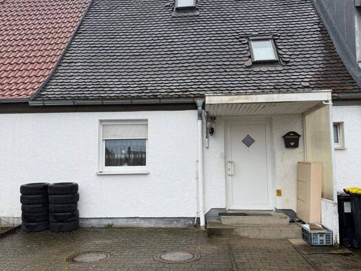 Reihenmittelhaus zum Kauf 379.000 € 4,5 Zimmer 110 m² 233 m² Grundstück frei ab 01.12.2026 Schloßhaldenring 5 Leipheim 89340