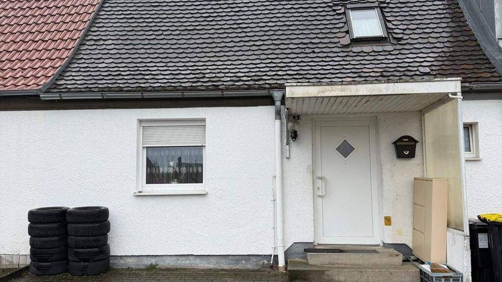 Reihenmittelhaus zum Kauf 379.000 € 4,5 Zimmer 110 m² 233 m² Grundstück frei ab 01.12.2026 Schloßhaldenring 5 Leipheim 89340