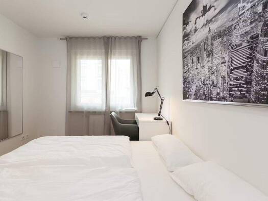 Wohnung zur Miete 490 € 1 Zimmer 41 m² Gabelsbergerstraße 64 Ost Rosenheim 83022