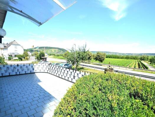 Sonstiges zum Kauf als Kapitalanlage geeignet 325.000 € 8 Zimmer 220 m² 1.680 m² Grundstück Martinstraße 2 Ensch 54340