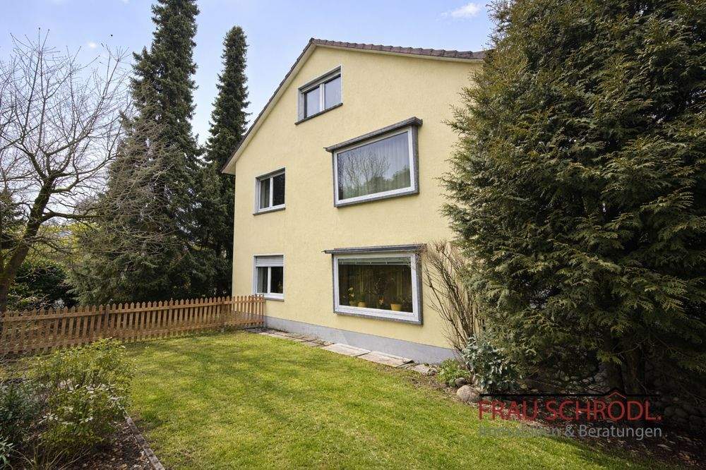 Attraktives Dreifamilienhaus mit Garten, Garage und Entwicklungspotenzial in Rielasingen