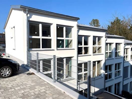 Reihenmittelhaus zum Kauf - Erstbezug 399.000 € 4 Zimmer 120 m² 80 m² Grundstück Bronnamberg Zirndorf 90513