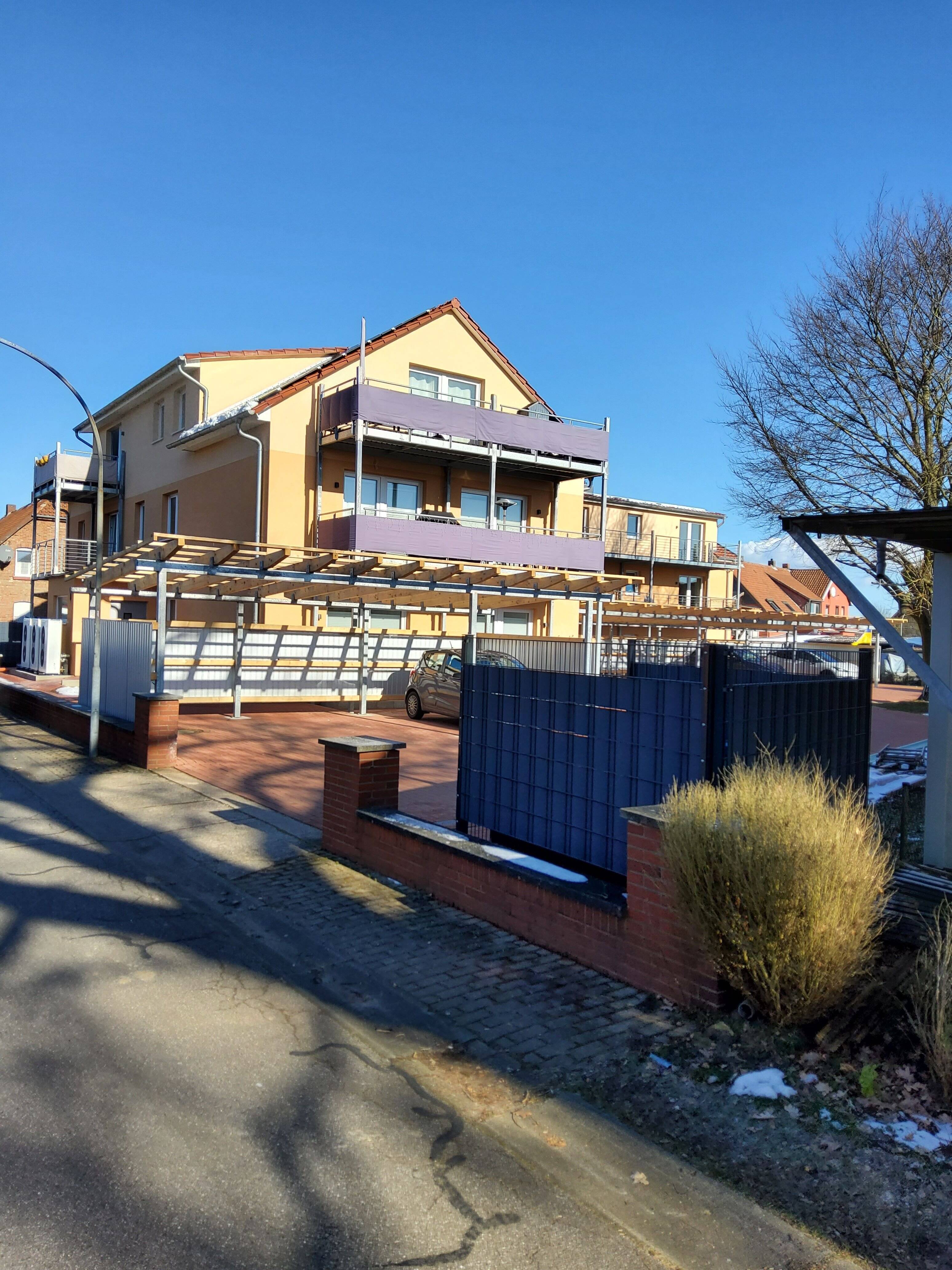 Immobilie in Hillerse - 3-Zimmer ETW mit 73,24qm im 1. OG - Modernes und energieeffizientes Wohnen in Hillerse mit sehr großem Südbalkon und Carport - Bild 0