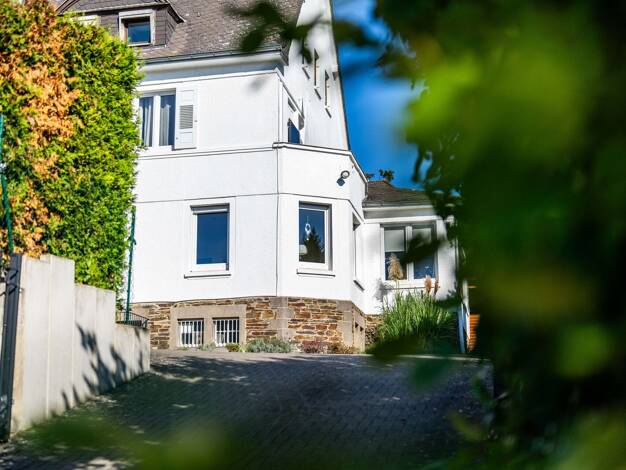 Einfamilienhaus zum Kauf 679.000 € 14 Zimmer 273,7 m² 1.677 m² Grundstück Neuwied Neuwied 56564