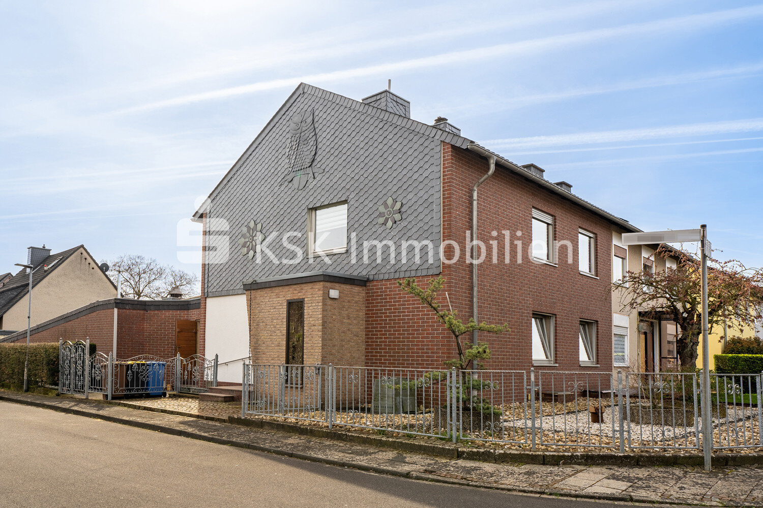 Mehrfamilienhaus zum Kauf 359.000 € 6 Zimmer 158,2 m²<br/>Wohnfläche 406 m²<br/>Grundstück Kerpen Kerpen 50171