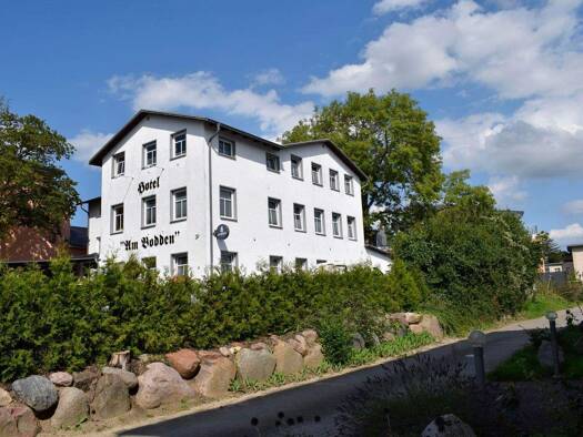 Hotel zum Kauf 1.400.000 € 18 Zimmer 1.320 m² Grundstück Lauterbach Putbus 18581