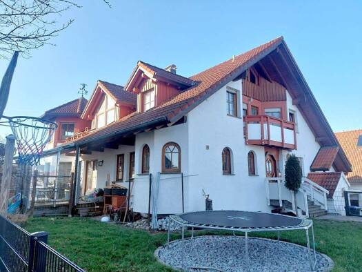 Einfamilienhaus zur Miete 1.900 € 7,5 Zimmer 230 m² 520 m² Grundstück frei ab 01.04.2026 Wangen 73117