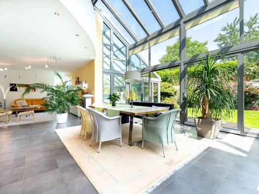 Einfamilienhaus zum Kauf 1.500.000 € 6 Zimmer 407 m² 830 m² Grundstück frei ab sofort Wintersweiler Efringen-Kirchen 79588