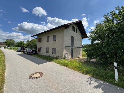 Einfamilienhaus zum Kauf 109.000 € 5 Zimmer 120 m² 4.060 m² Grundstück frei ab sofort Grießer 5 Grießer Ering 94140