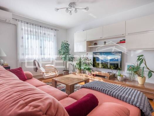 Haus zum Kauf 420.000 € 6 Zimmer 400 m² Sesvete